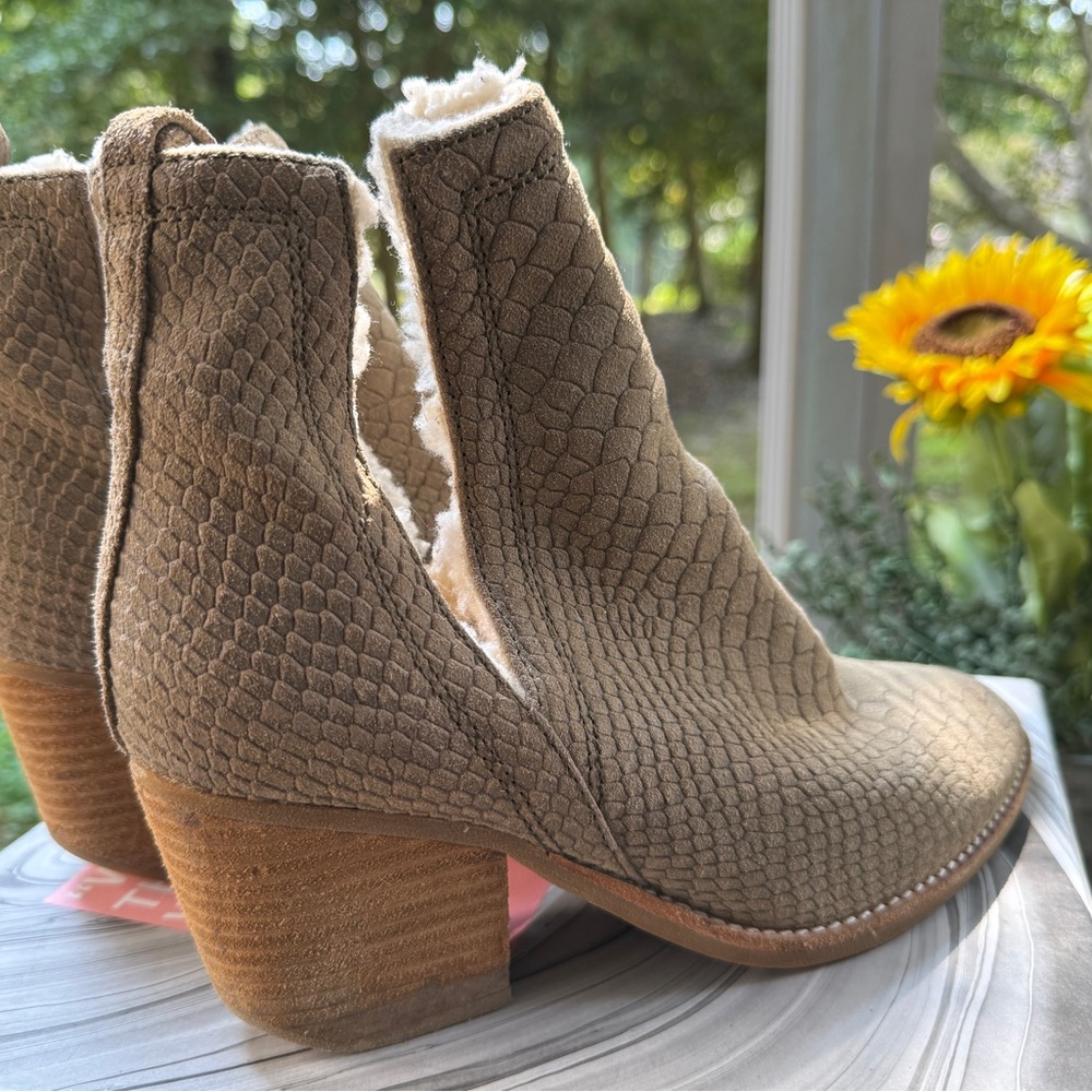 Jeffrey Campbell Shearling Lined Leather Ankle Booties Size 8